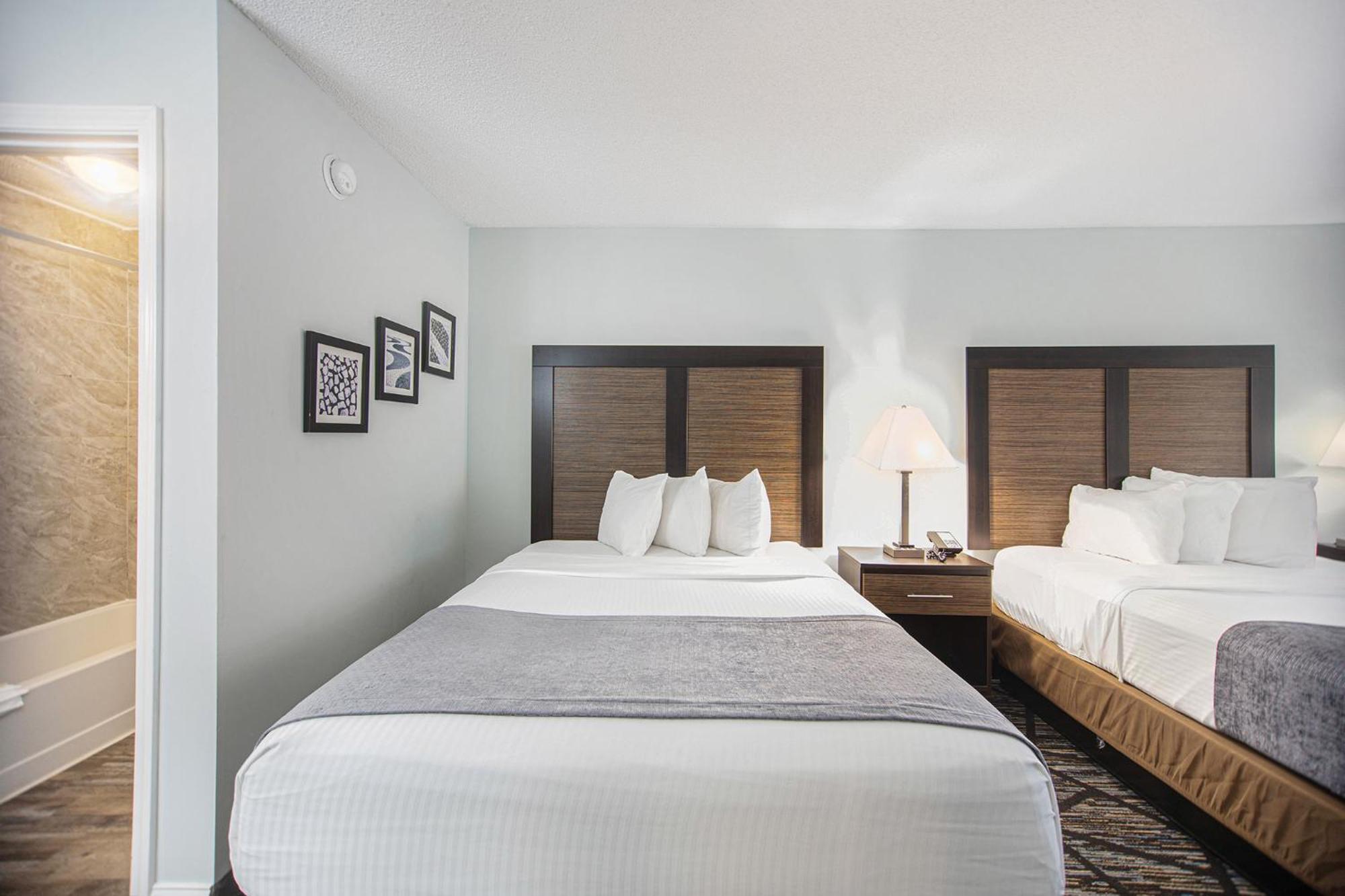 Baymont By Wyndham Grand Haven Motel Exterior photo