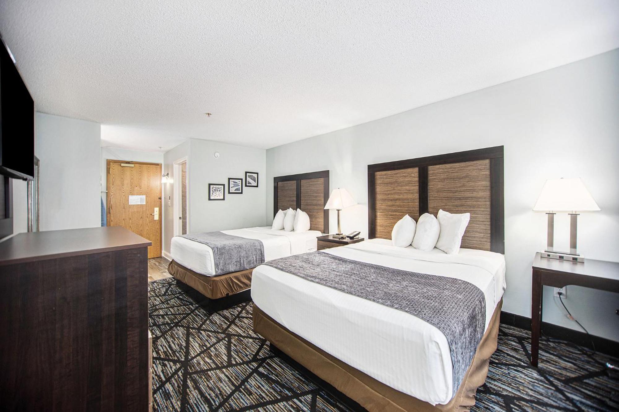 Baymont By Wyndham Grand Haven Motel Exterior photo
