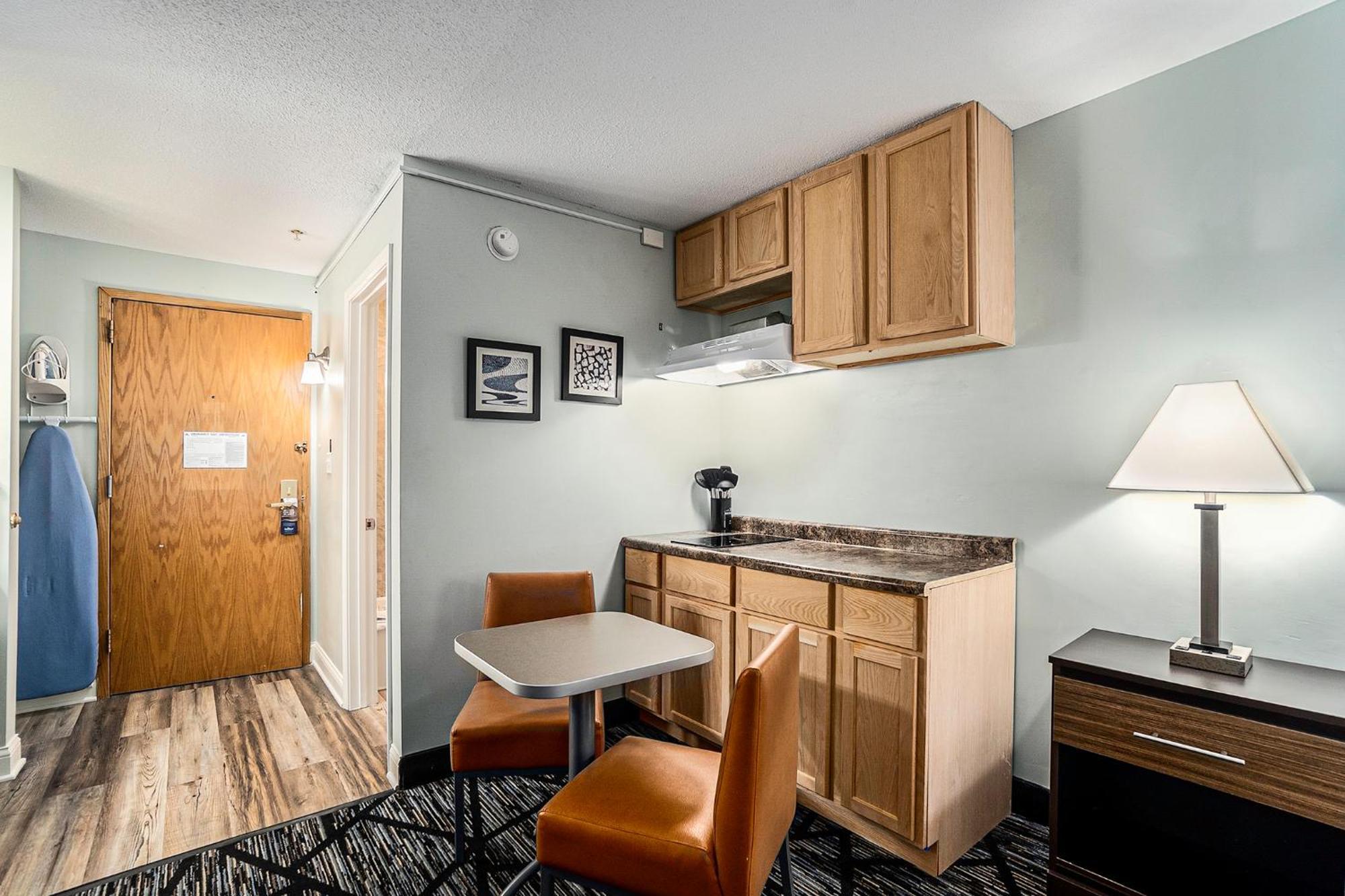 Baymont By Wyndham Grand Haven Motel Exterior photo